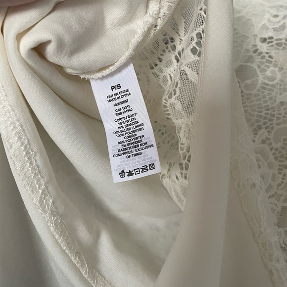 NWT Dynamite Cream Lace Bodysuit - Size Small - Picture 3 of 3